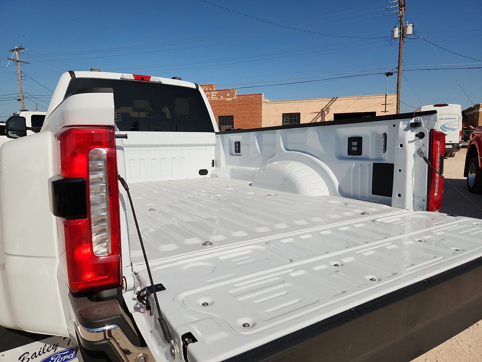 New 2026 Oxford White Ford Lariat image 12