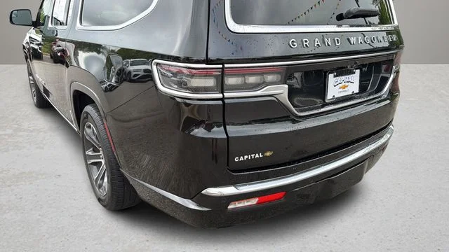 Used 2024 Black Jeep Base image 41
