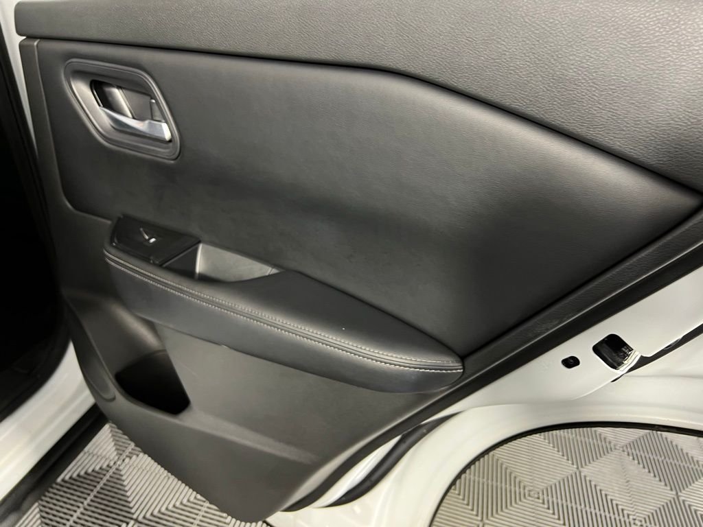 2024 Nissan Rogue SV - Photo 28