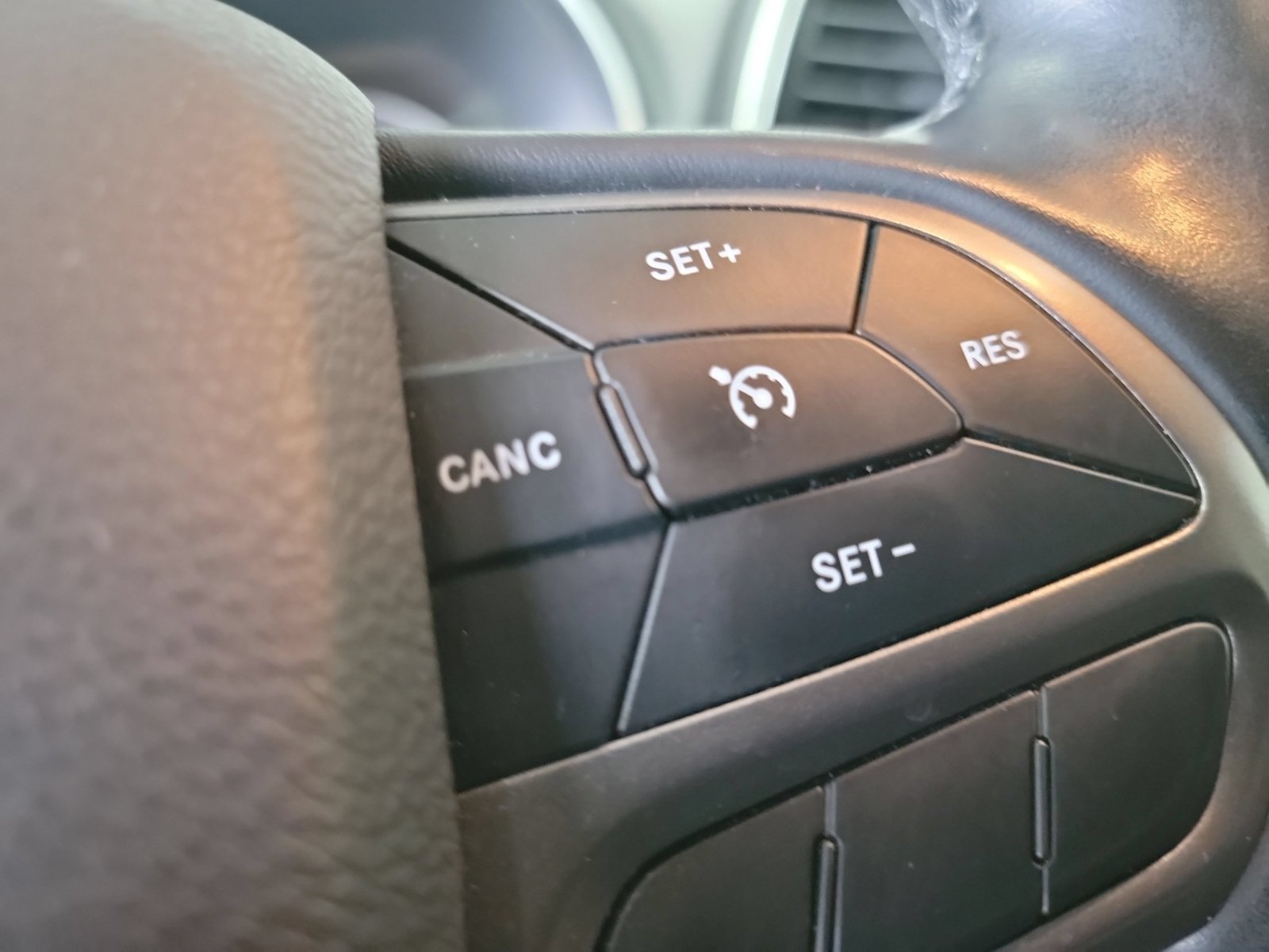 Used 2020 Velvet Red Pearlcoat Jeep Limited image 32