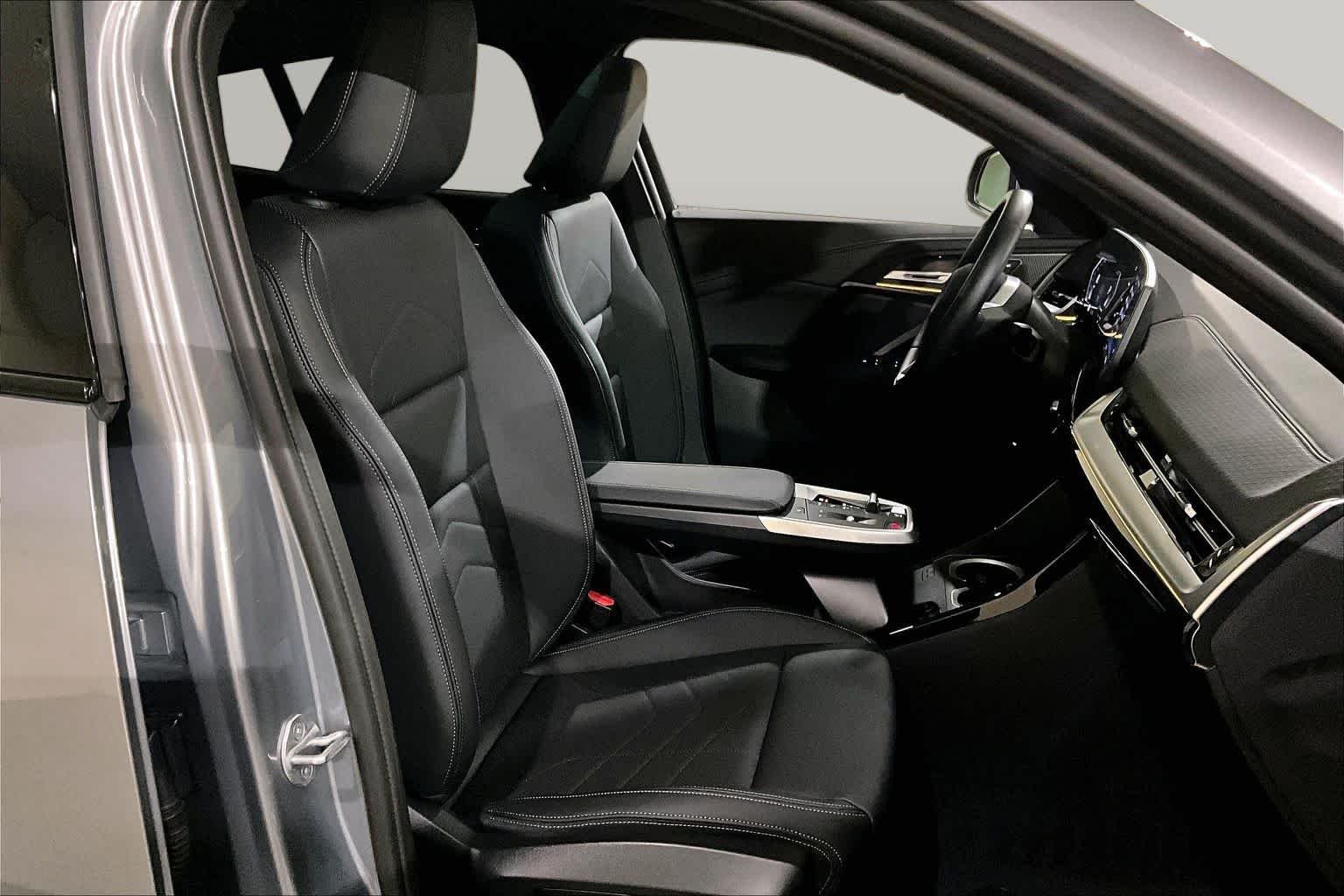 Used 2026 Skyscraper Grey Metallic BMW xDrive28i image 13