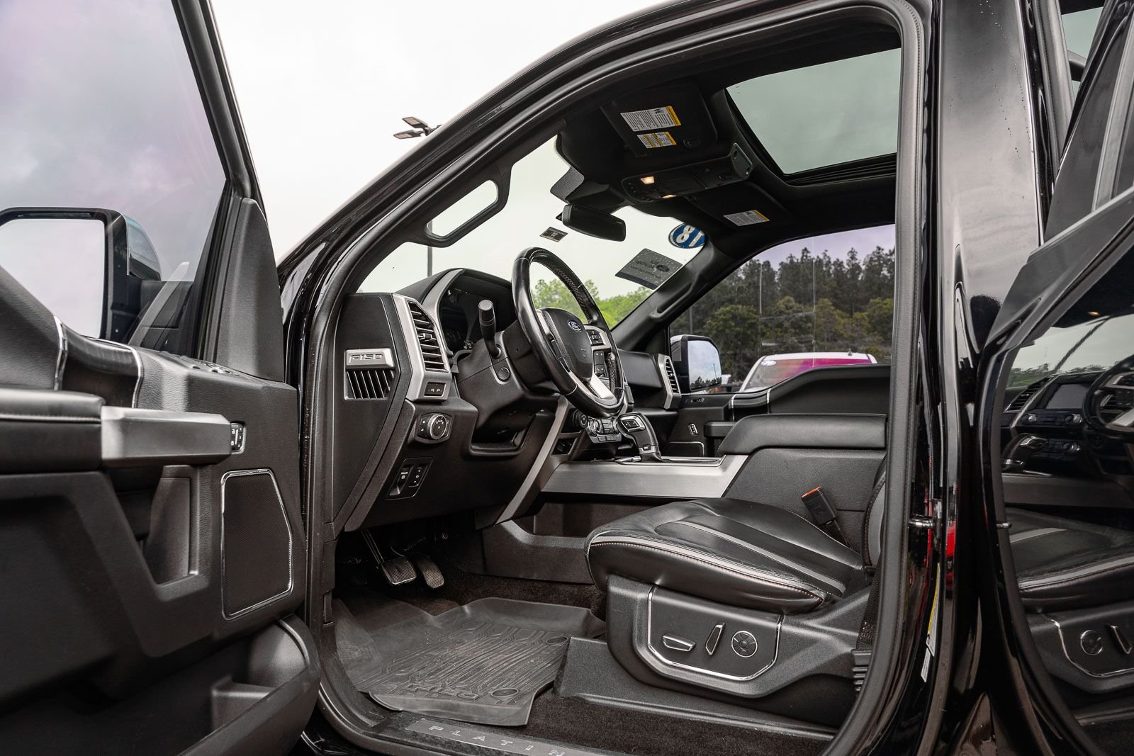 Used 2018 Black Ford Platinum image 17