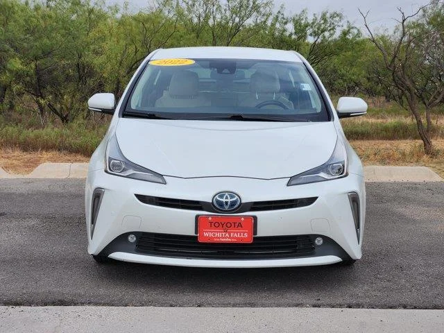Used 2022 White . Toyota Limited image 2