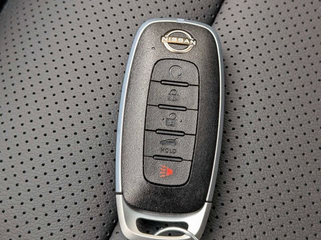 New 2026 Everest White Pearl TriCoat Nissan SL image 30