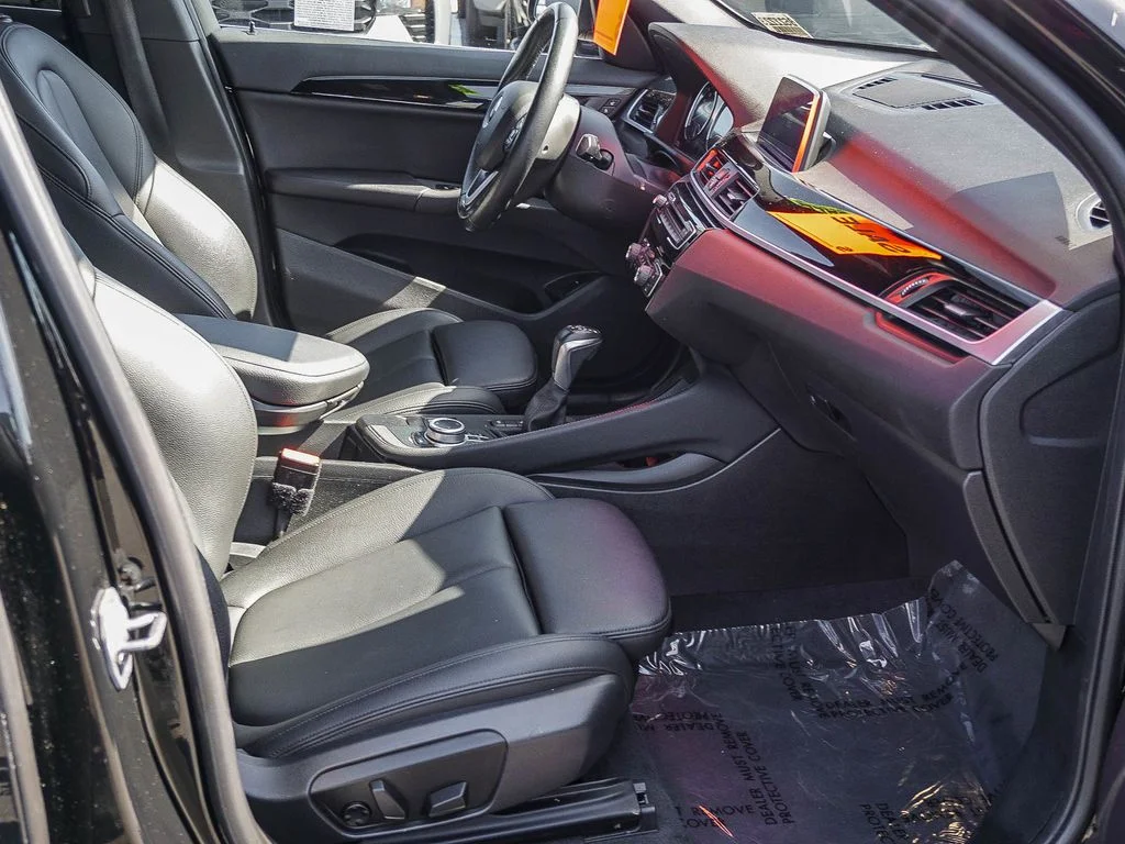 Used 2019 Black BMW xDrive28i image 12