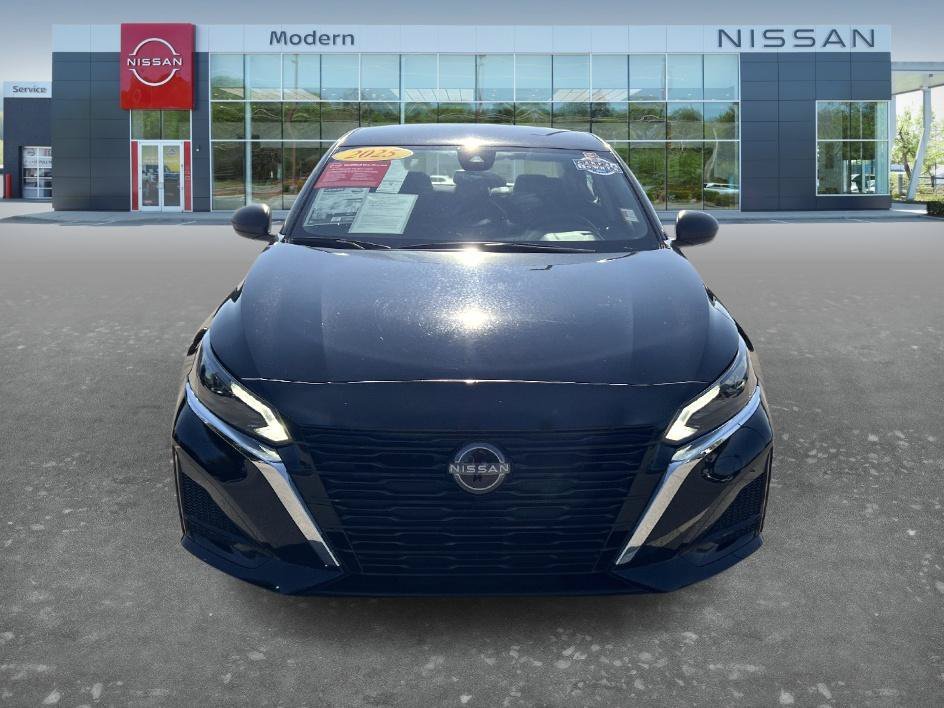 Used 2025 Super Black Nissan SV image 2