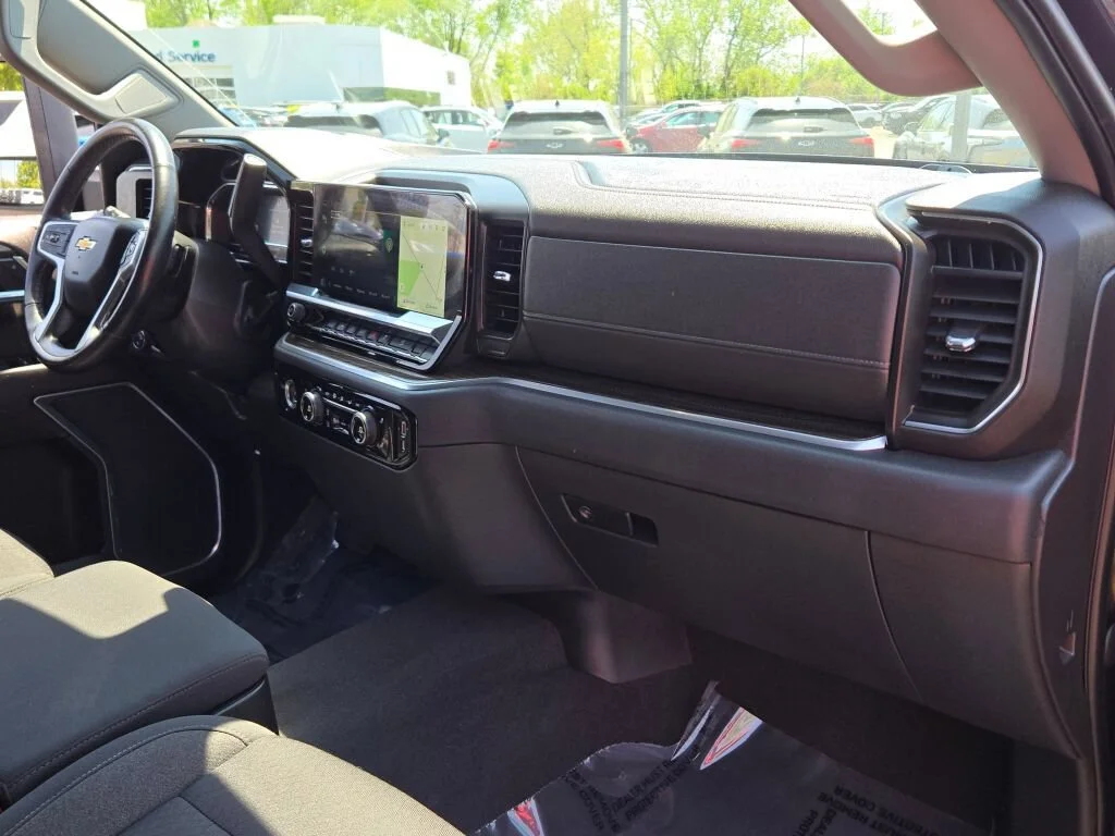 2022 Chevrolet Silverado 1500 LT - Photo 7