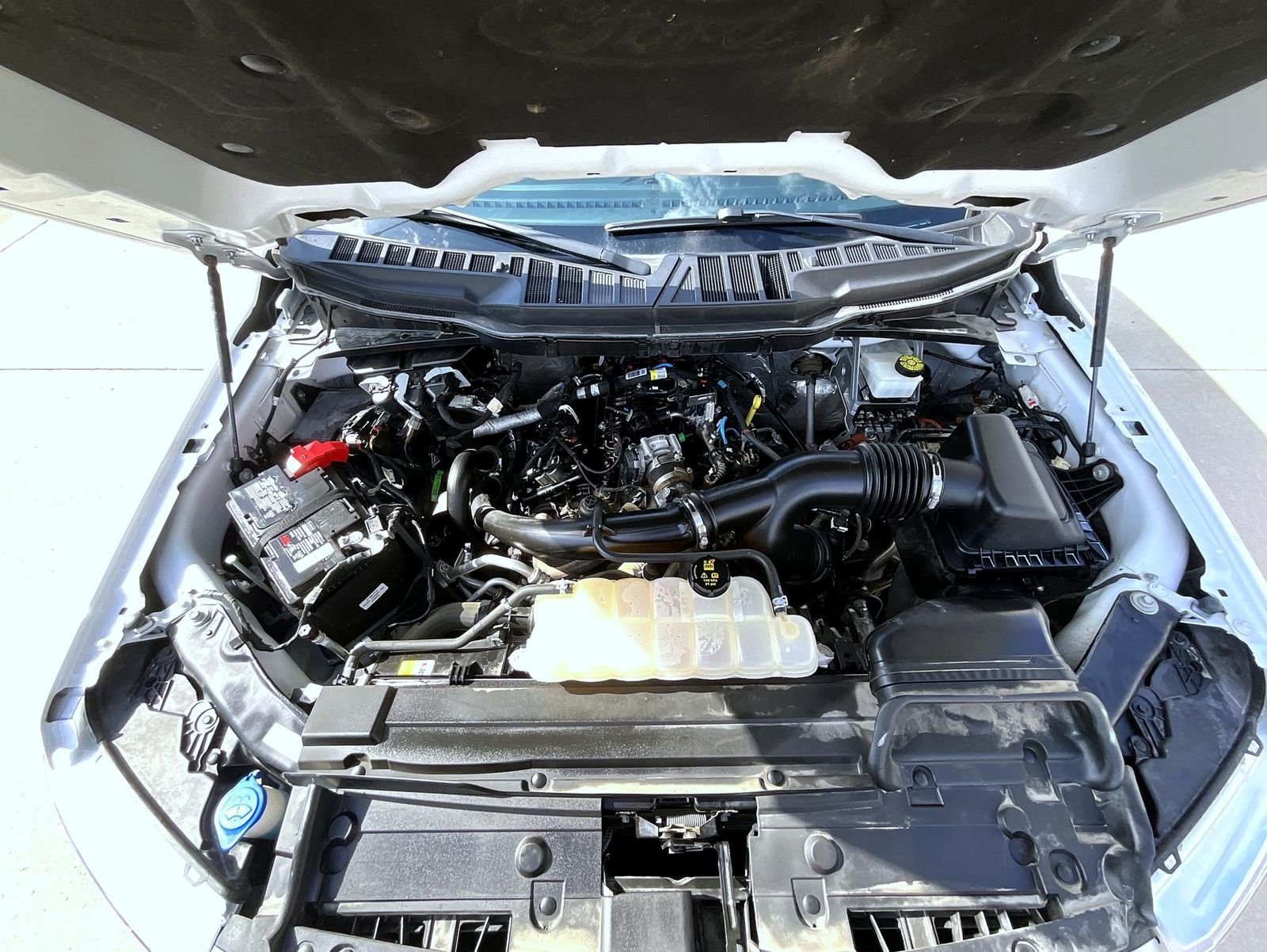 Used 2023 Oxford White Ford XLT image 26