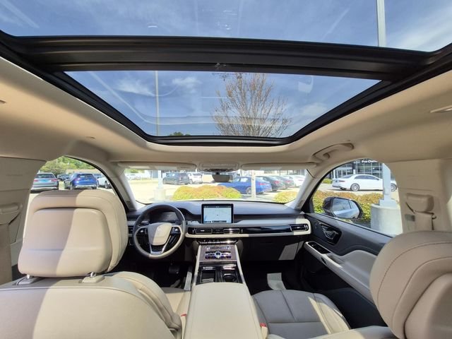 Used 2020 Black Metallic Lincoln Grand Touring image 20