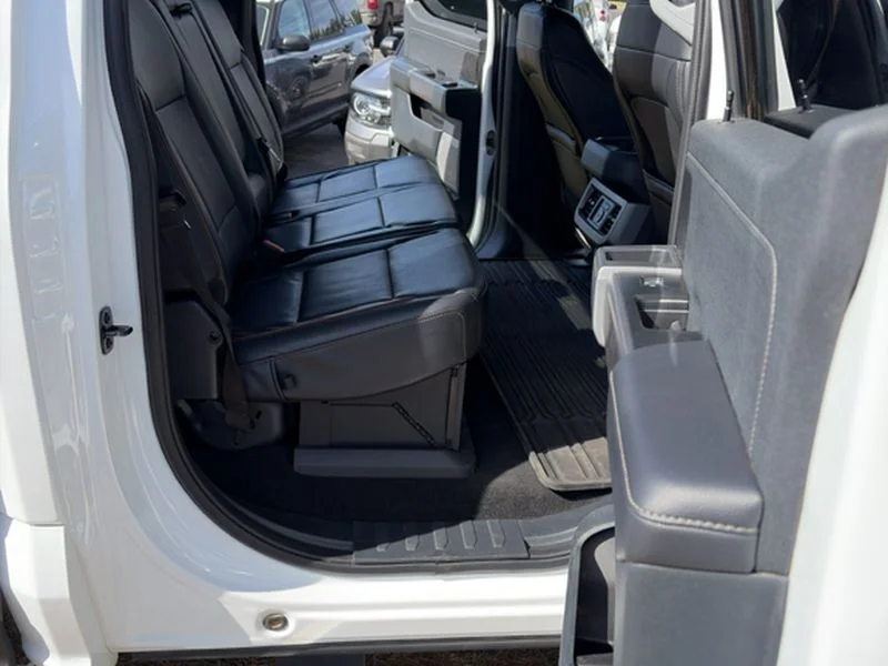 Used 2025 Oxford White Ford LARIAT image 14