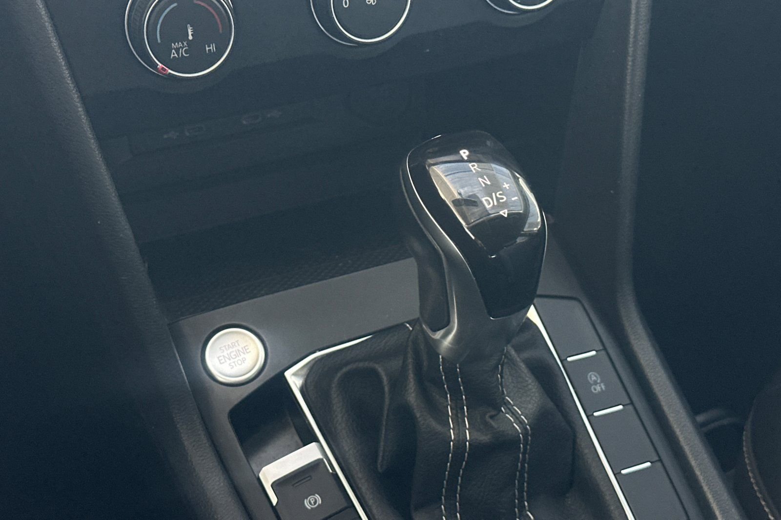 2022 Volkswagen Taos SE - Photo 21