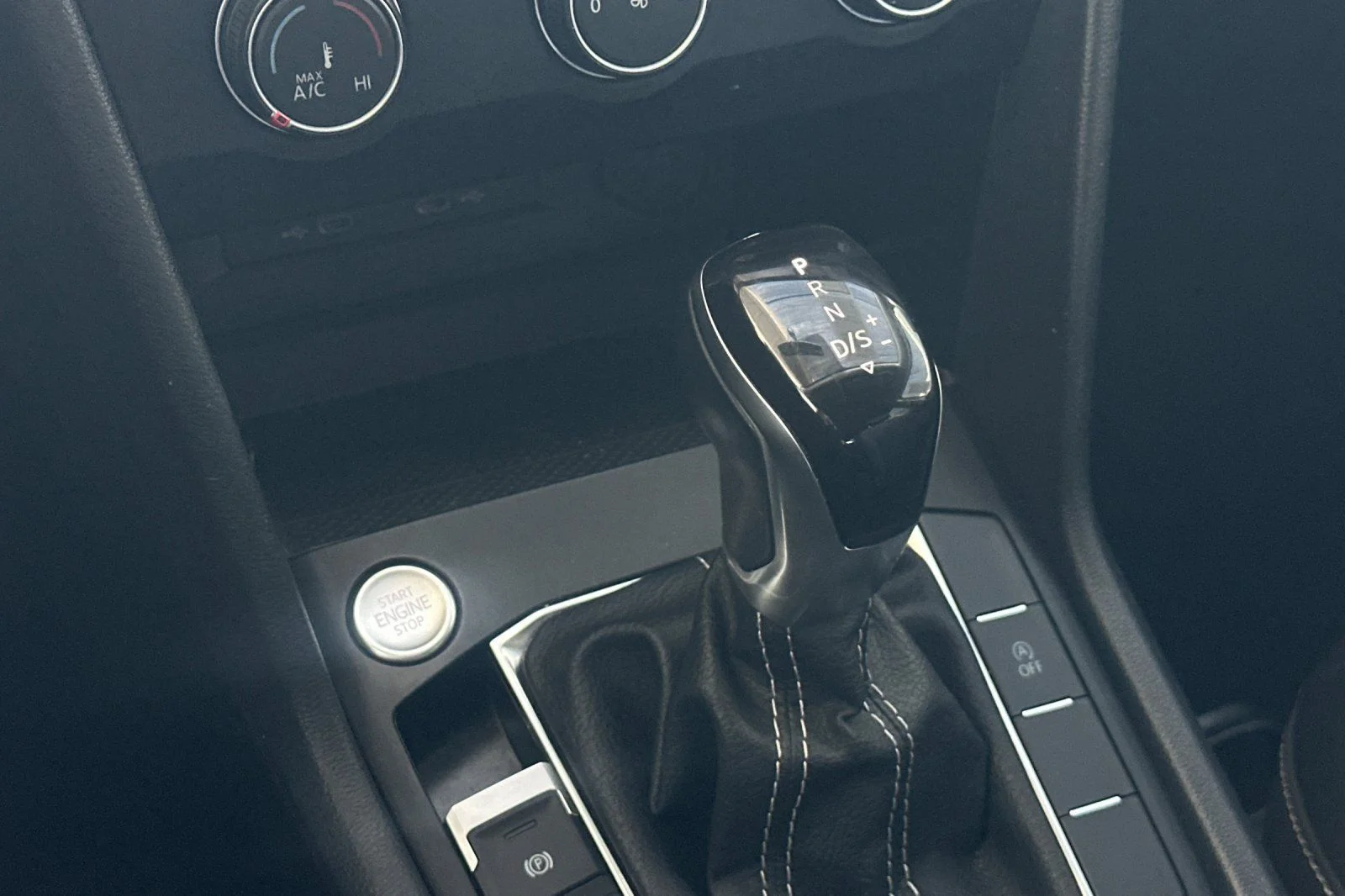 2022 Volkswagen Taos SE - Photo 21