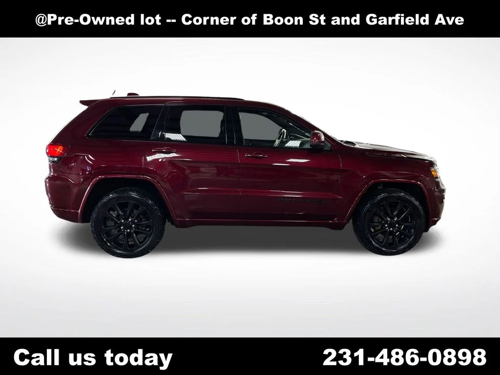 Used 2018 Red Jeep Altitude image 6