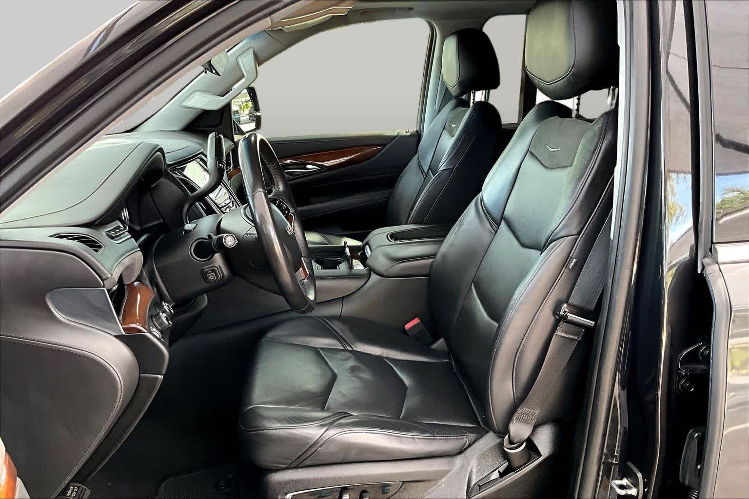 Used 2019 Manhattan Noir Metallic Cadillac Luxury image 8