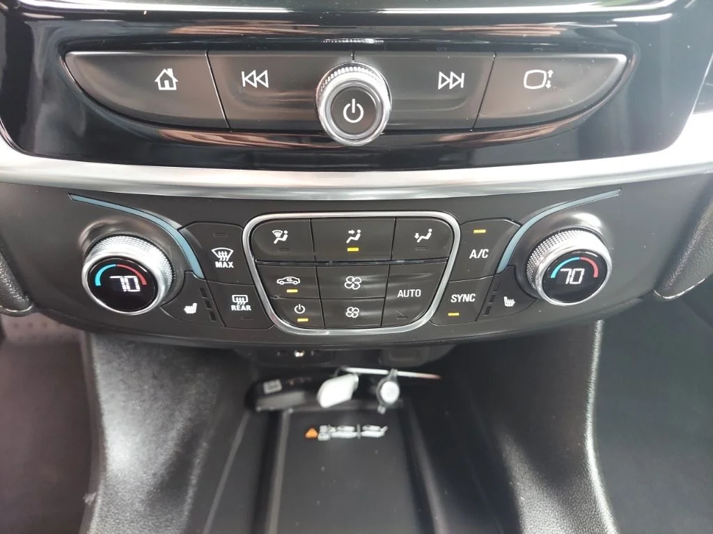 Used 2023 White Chevrolet LT Leather image 29
