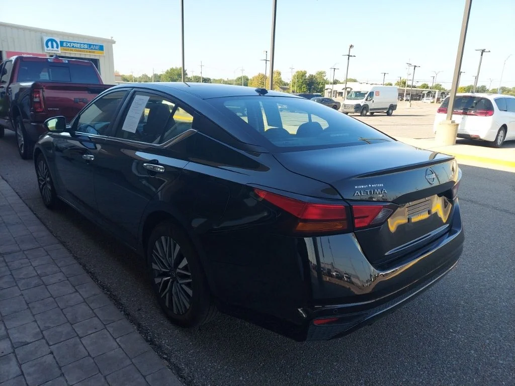 2025 Nissan Altima SV - Photo 5