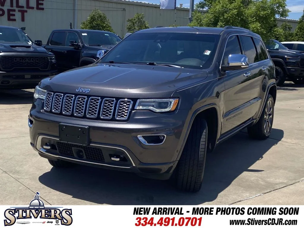 Used 2017 Gray Jeep Overland image 3