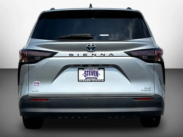 Used 2023 Silver Toyota XLE image 5