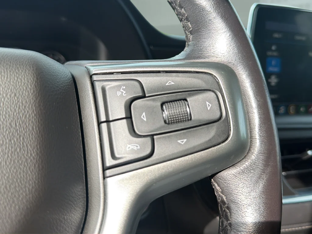 Used 2021 Black Chevrolet Z71 image 37