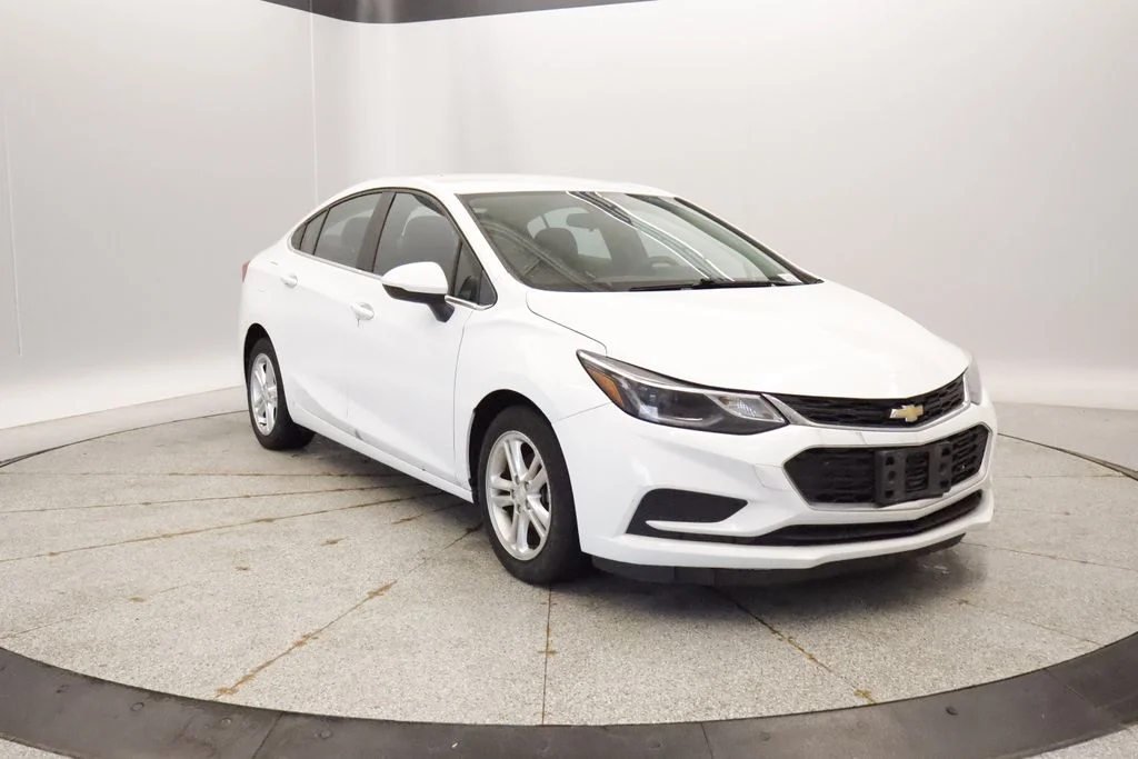 Used 2016 White Chevrolet LT image 13