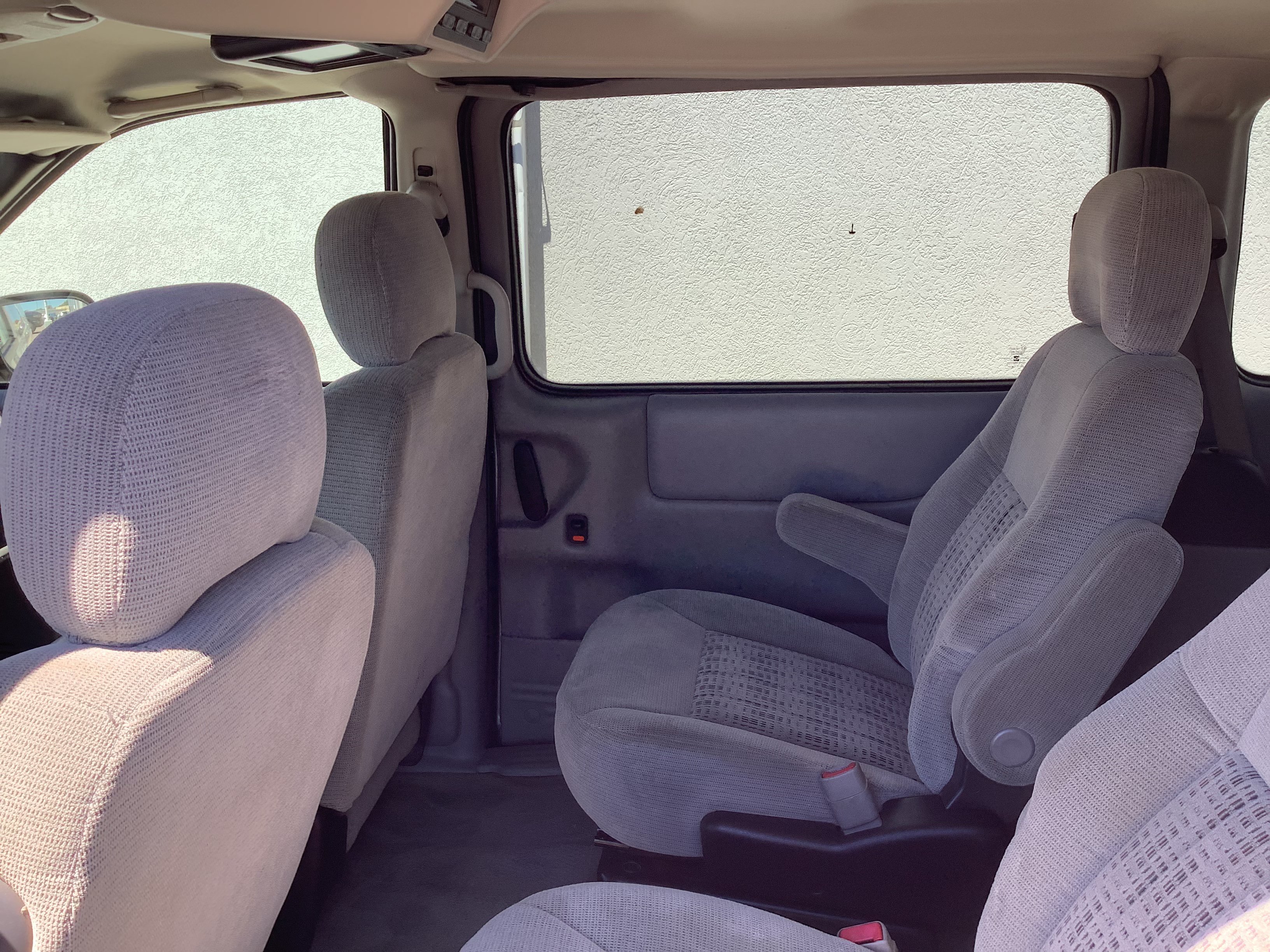 Used 2004 Silver Chevrolet LT image 8