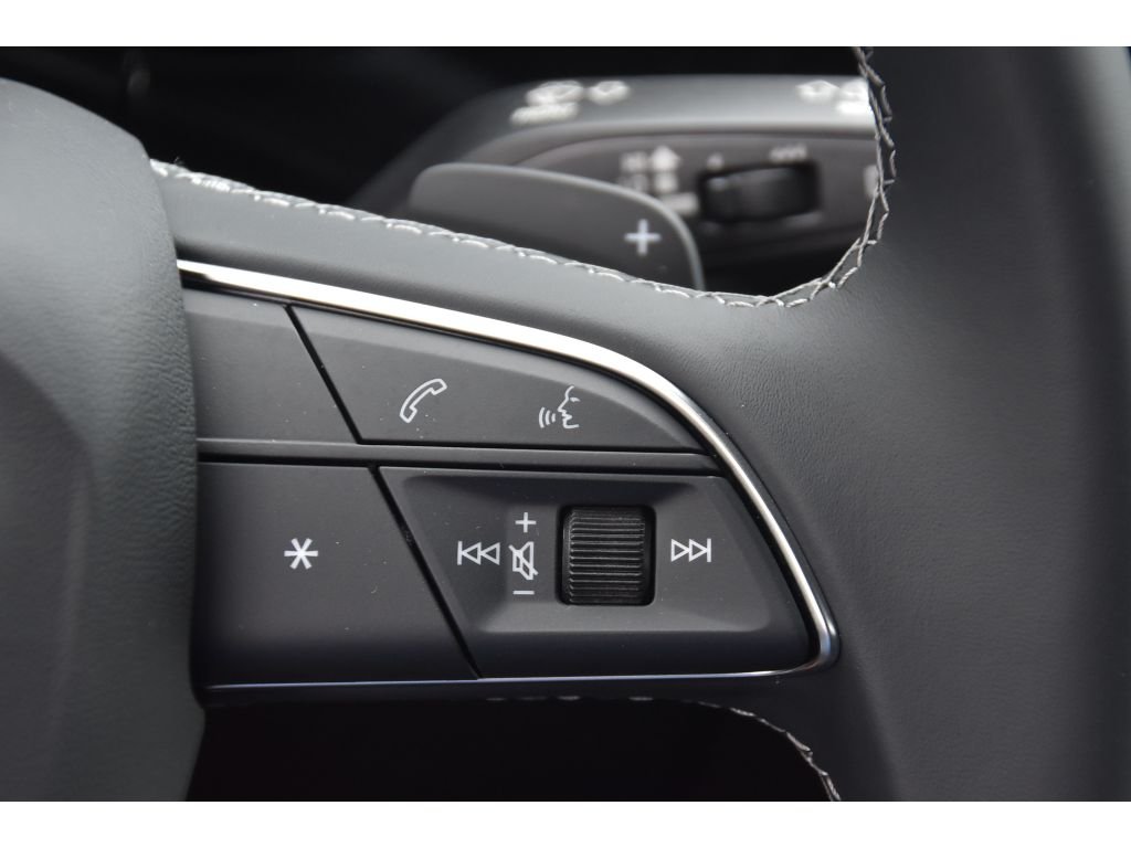 Used 2025 Whi Audi Premium Plus image 37