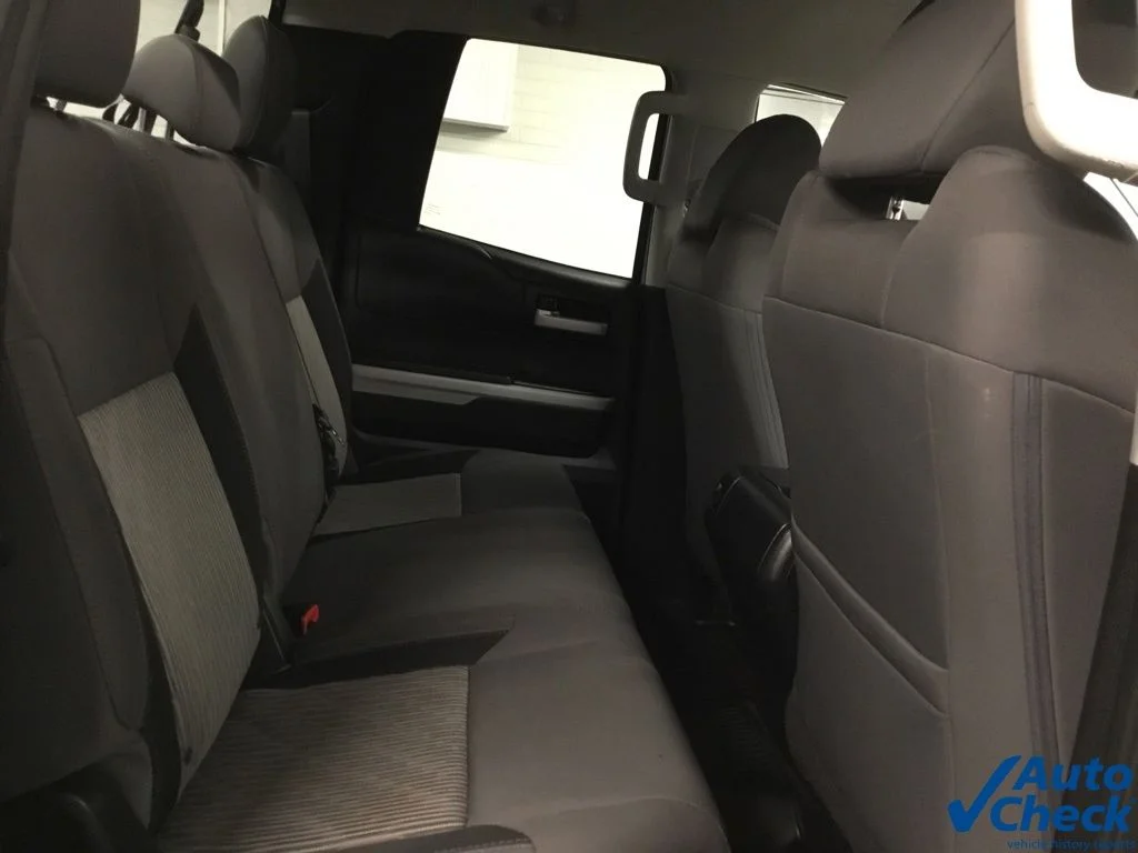 Used 2017 Silver Toyota SR5 image 36