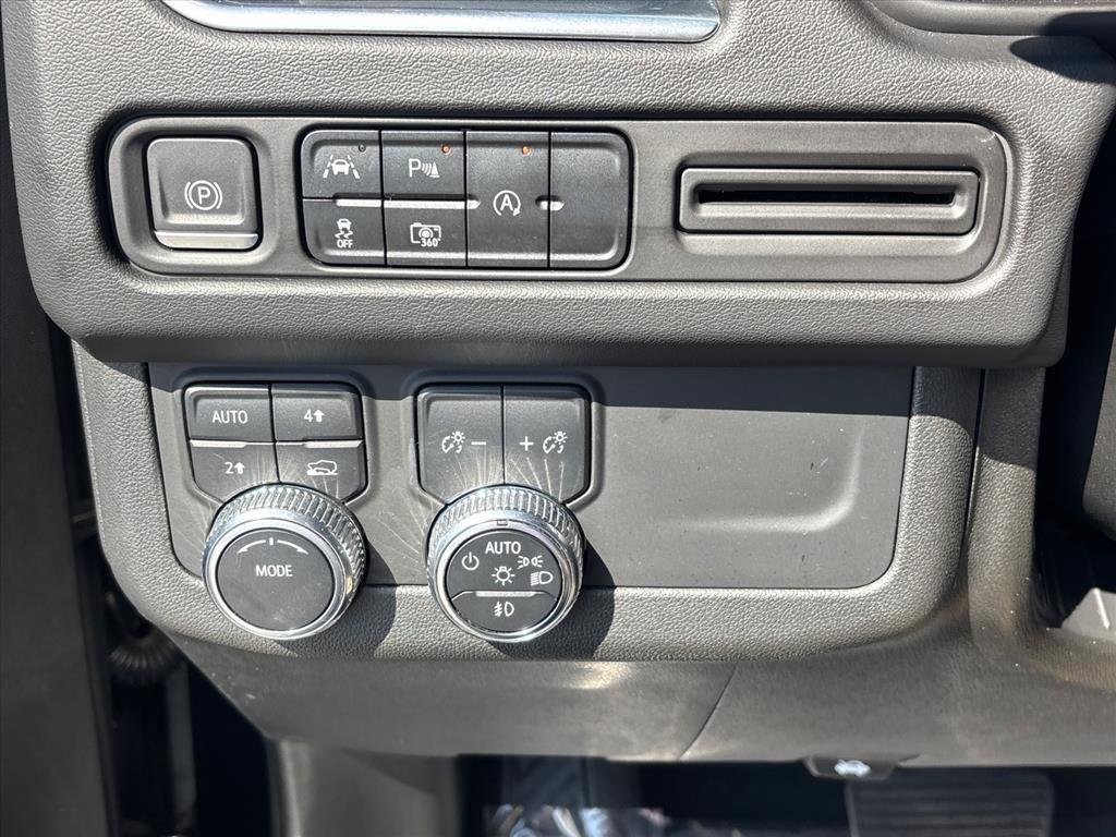 2023 GMC Yukon SLT - Photo 19