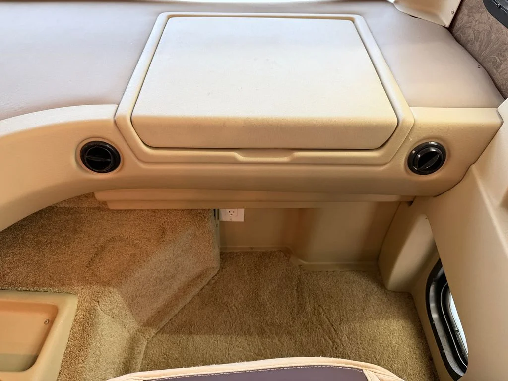 Used 2014  Tiffin  image 132