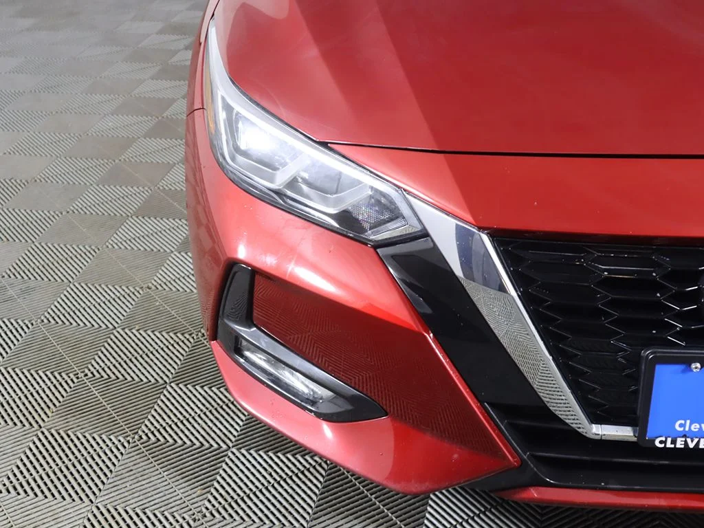 Used 2022 Scarlet Nissan SV image 11