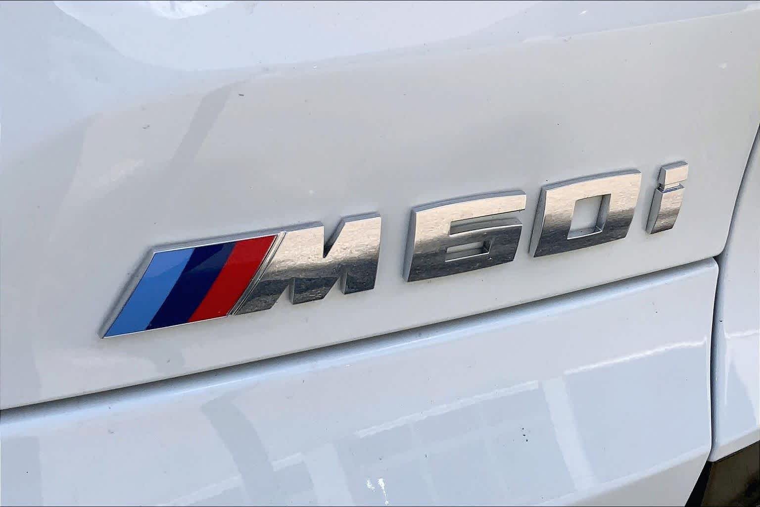 Used 2024 Alpine White BMW M60i image 10