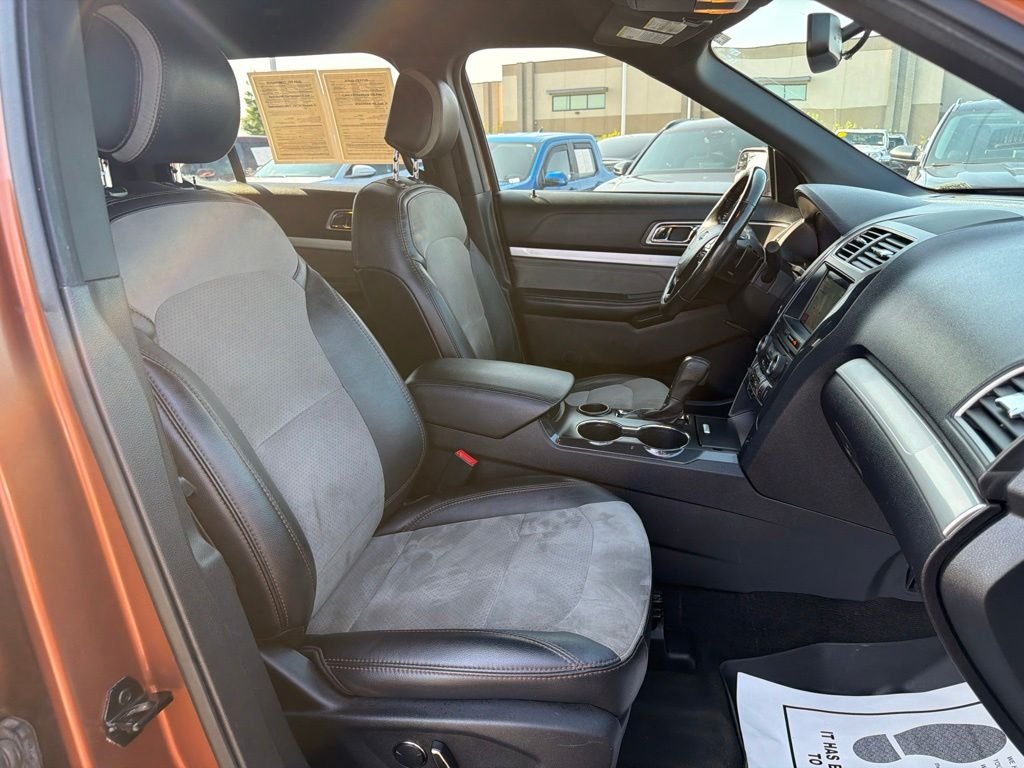 Used 2017 Brown Ford XLT image 18