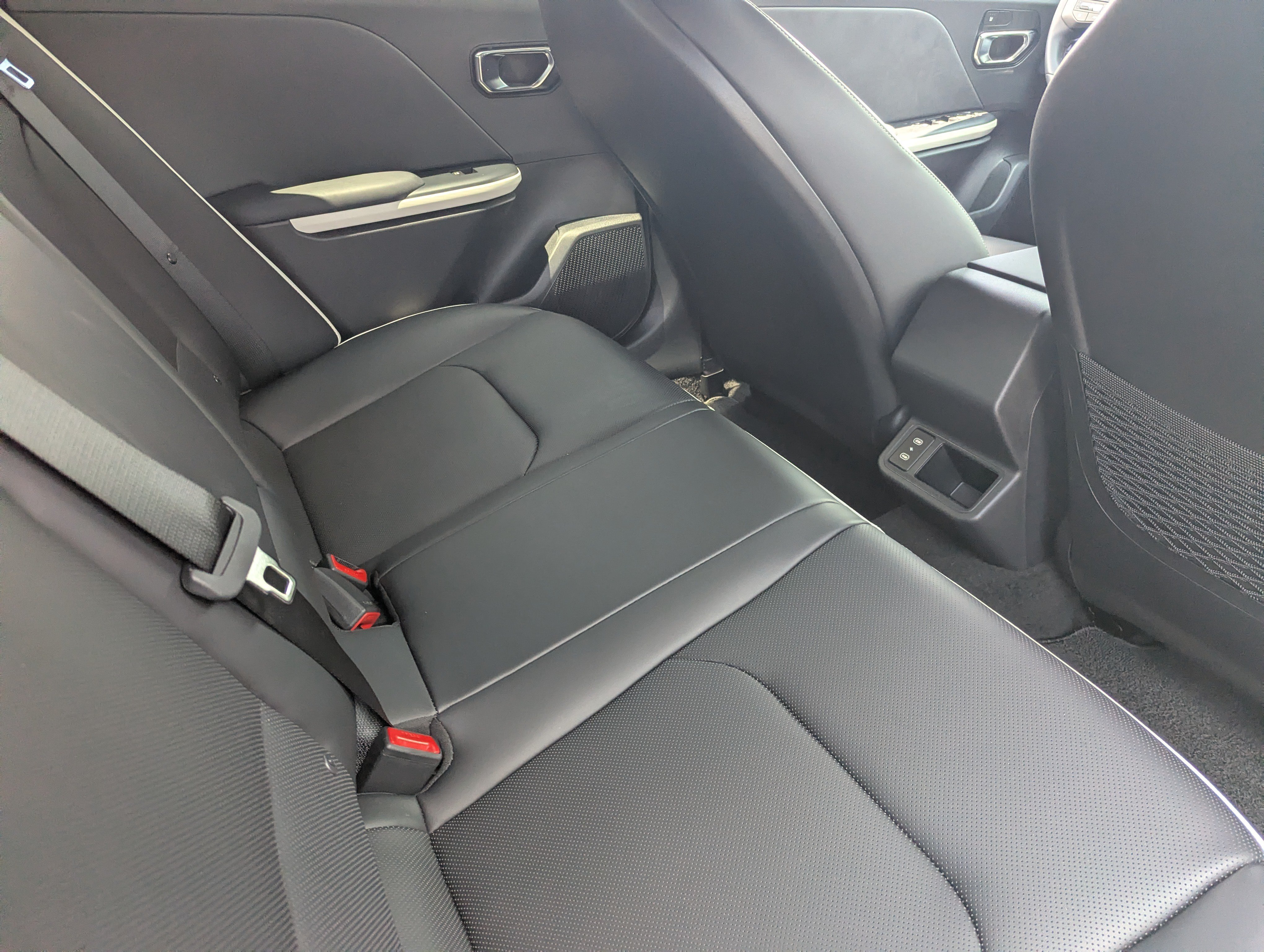 New 2026 Interstellar Gray Kia GT-Line image 13