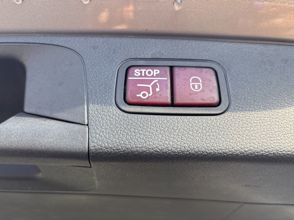 Used 2022 Gold Mercedes-Benz GLC 300 image 16