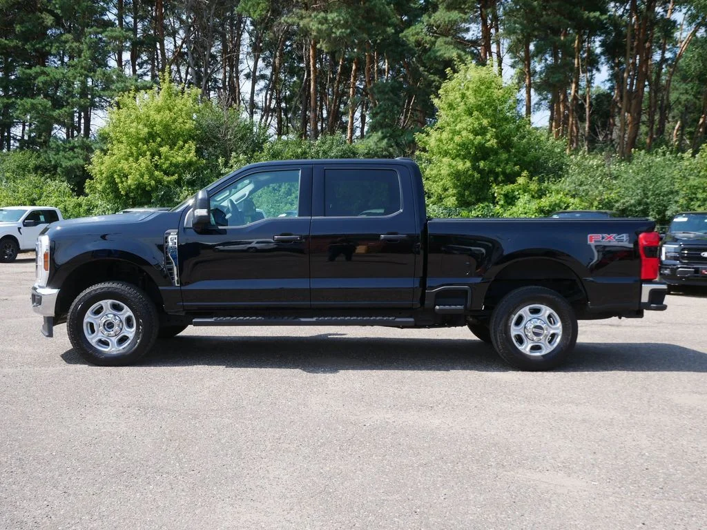Used 2025 Black Ford XLT image 6
