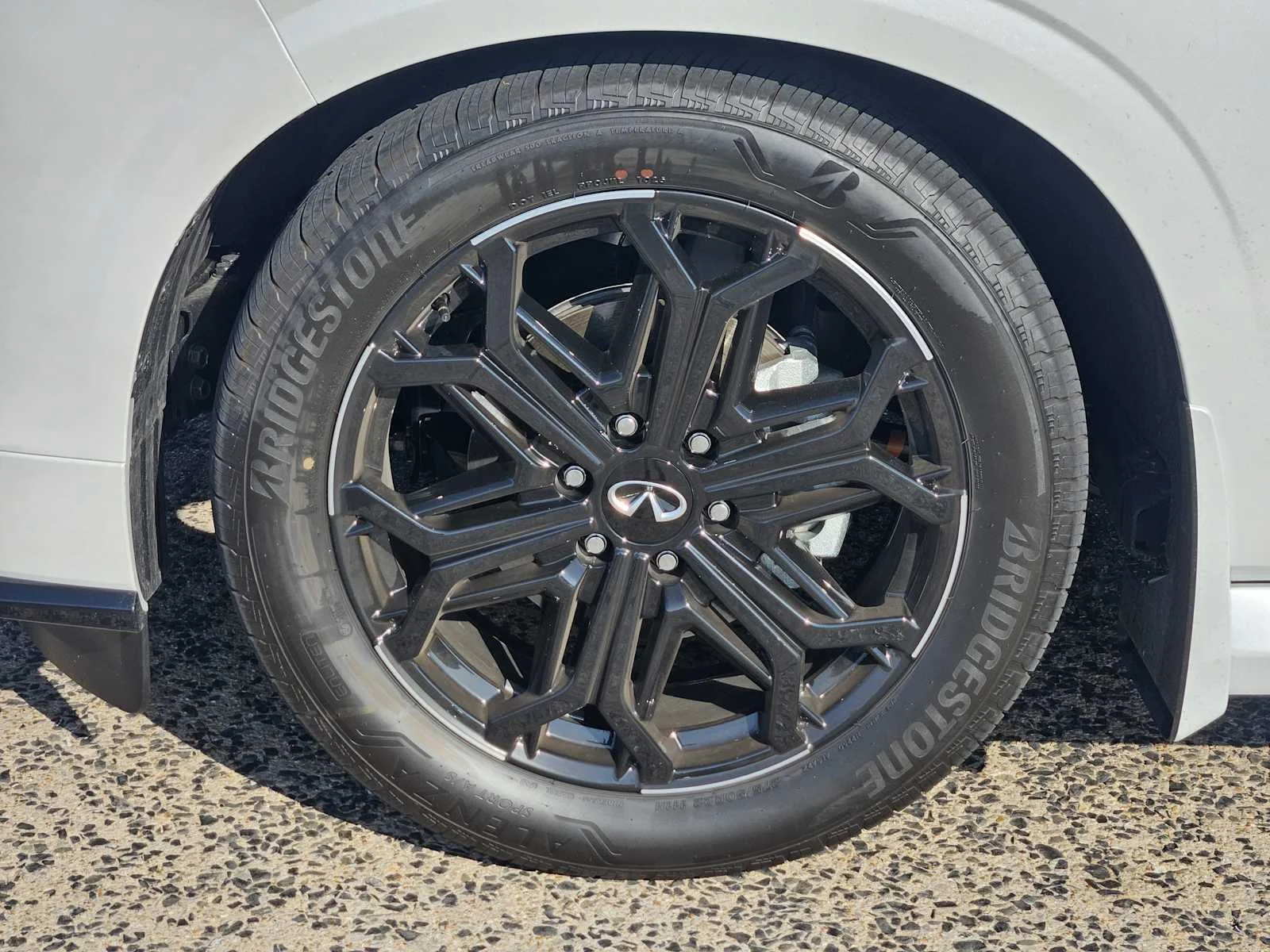 New 2027 RADIANT WHITE INFINITI Sport 4WD image 7