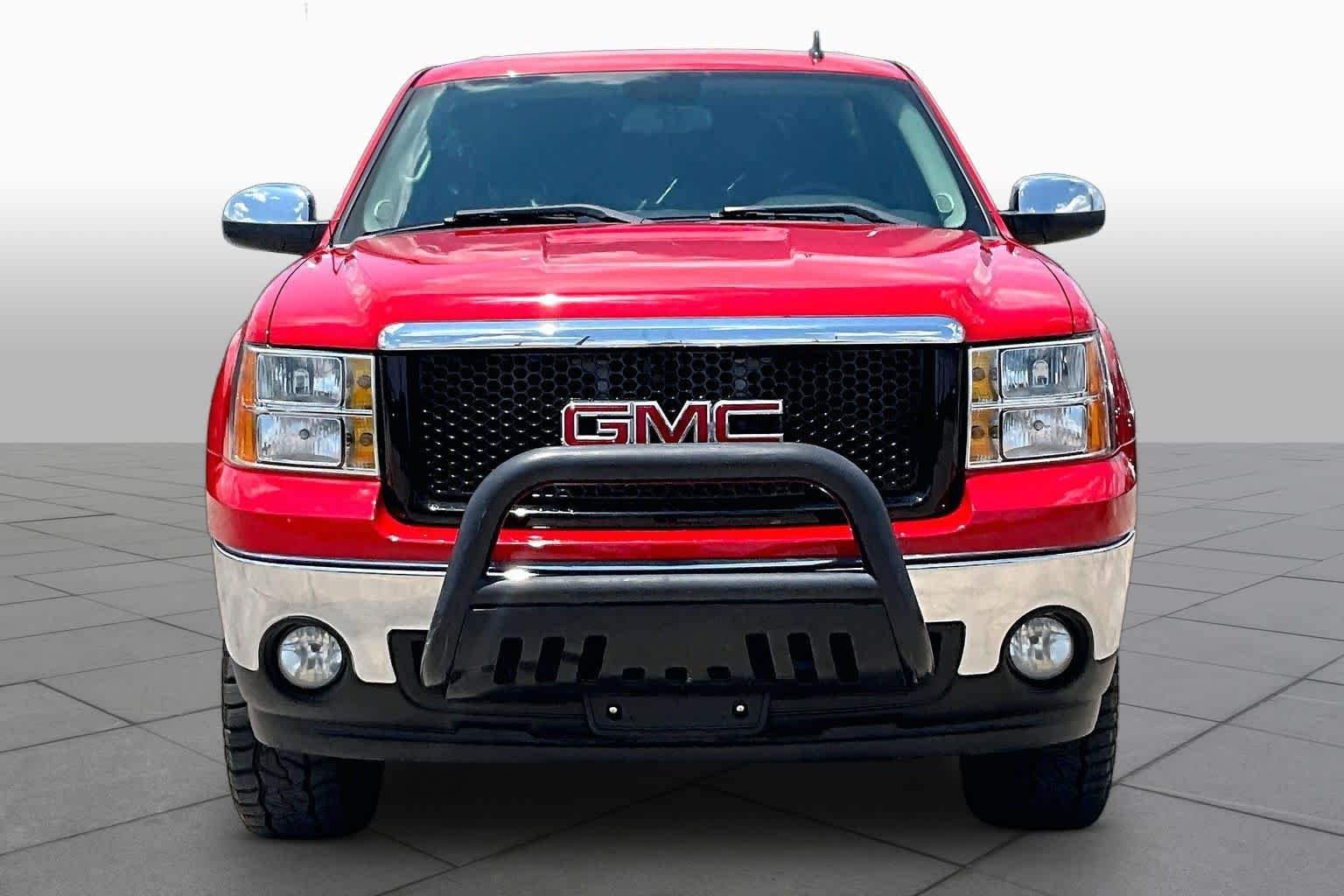 Used 2011 Fire Red GMC SLE image 3