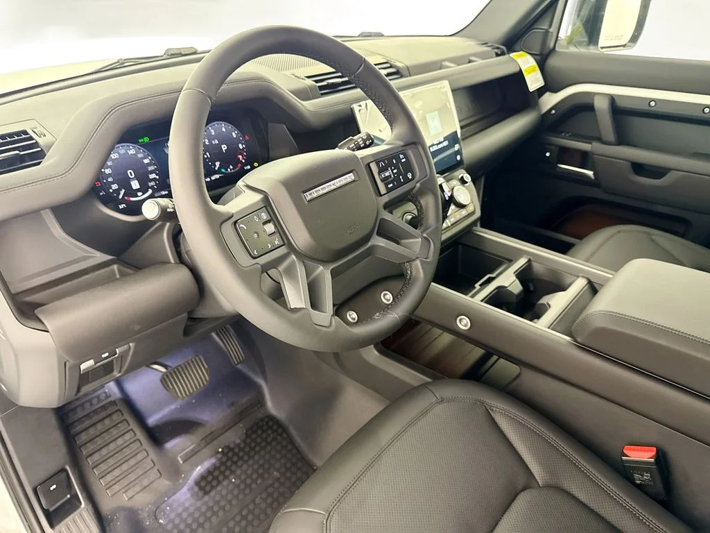 New 2026 Fuji White Land Rover X-Dynamic SE image 9