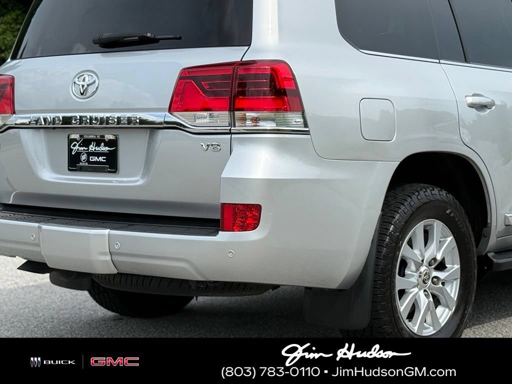 Used 2021 Silver Toyota 4DR 4WD image 17