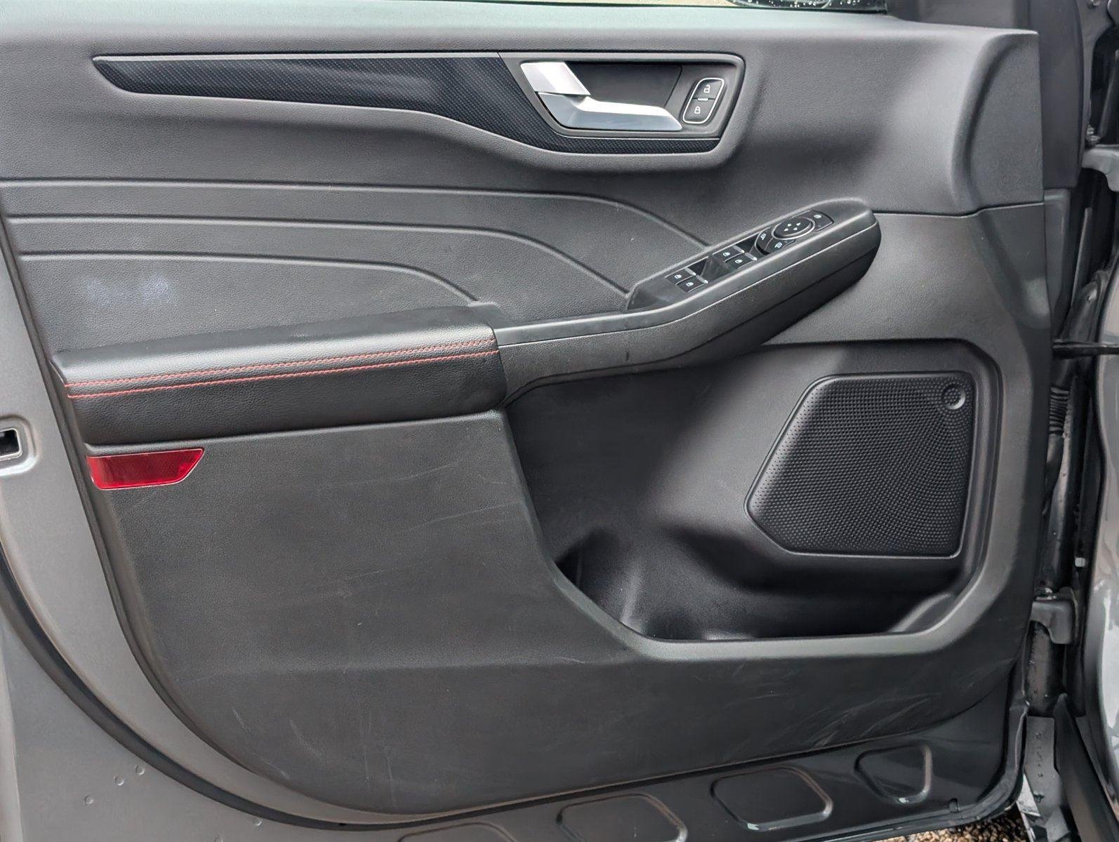 2024 Ford Escape ST-Line - Photo 10