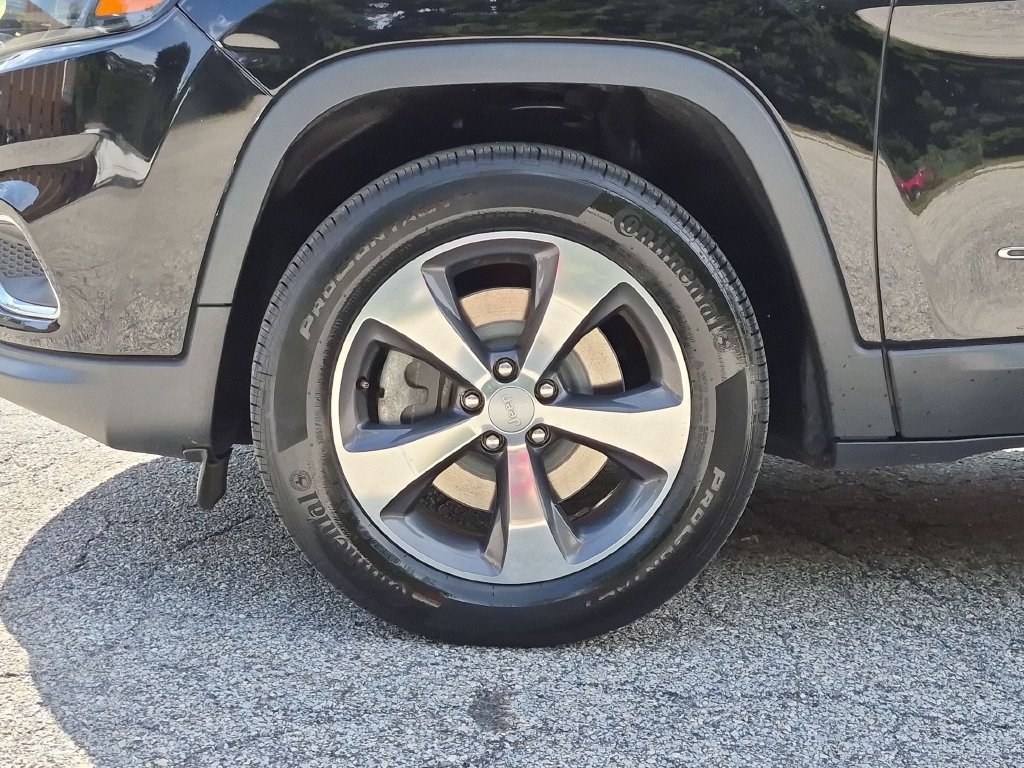 Used 2019 Black Jeep Limited image 27