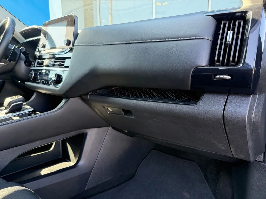 Used 2024 Gray Nissan SV image 15