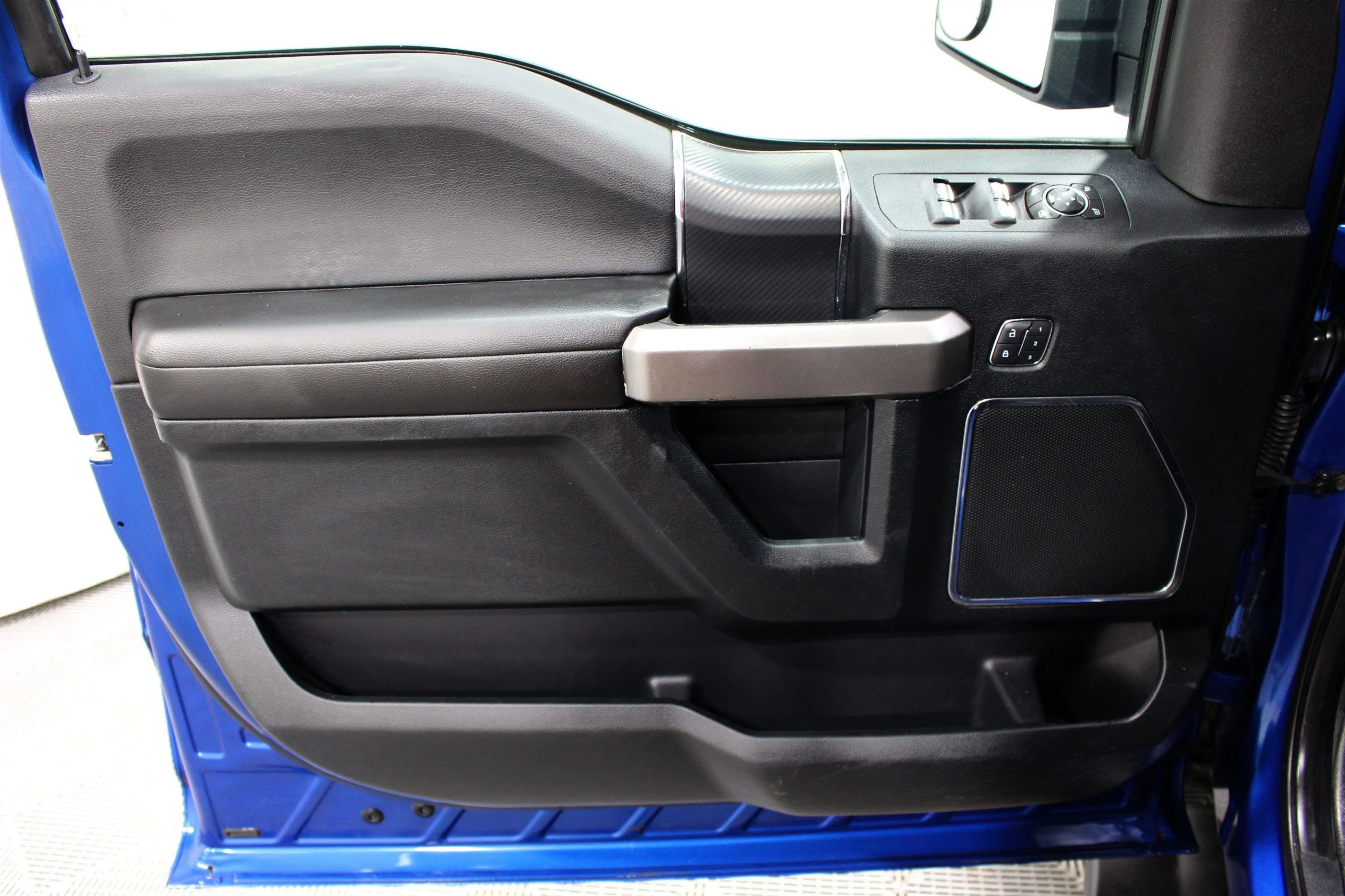 Used 2018 Blue Ford LARIAT image 6