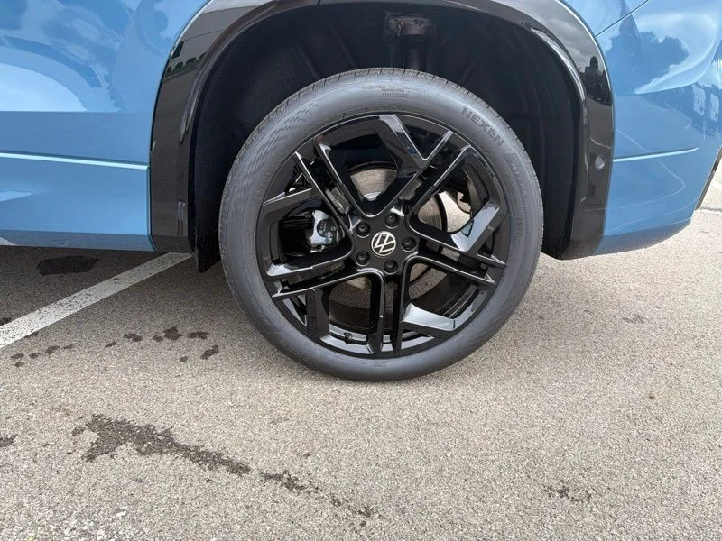 New 2026 Blue Volkswagen 2.0T SE R-Line Black image 39