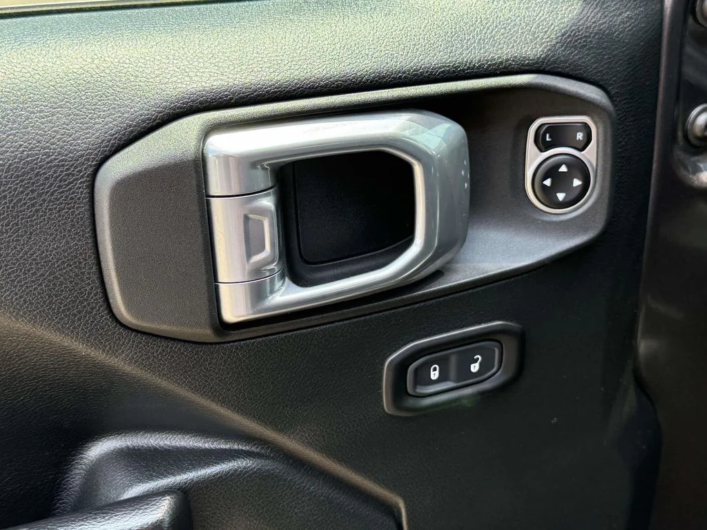 Used 2021 Gray Jeep Unlimited Rubicon image 29