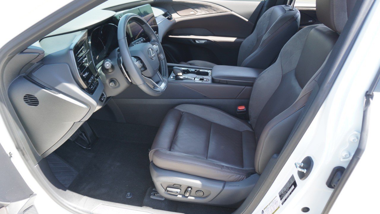 Certified Used 2024 White Lexus RX 350 Luxury image 13