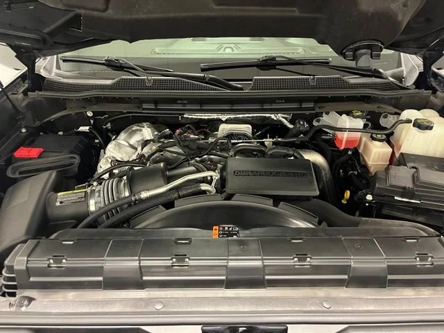 Used 2025 Black Chevrolet Custom image 28