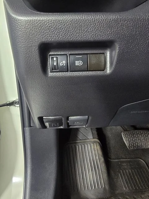 Used 2025 White Toyota XLE image 17