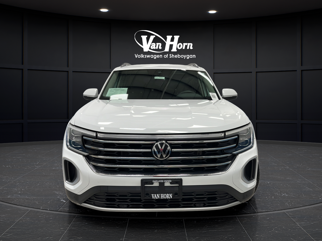 Used 2024 White Volkswagen 2.0T SE w/Technology image 8
