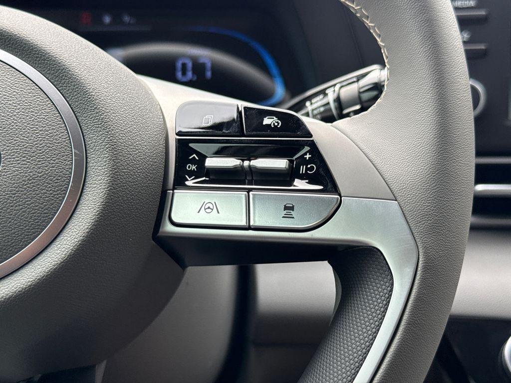 New 2026 White Hyundai SEL Sport Premium image 27